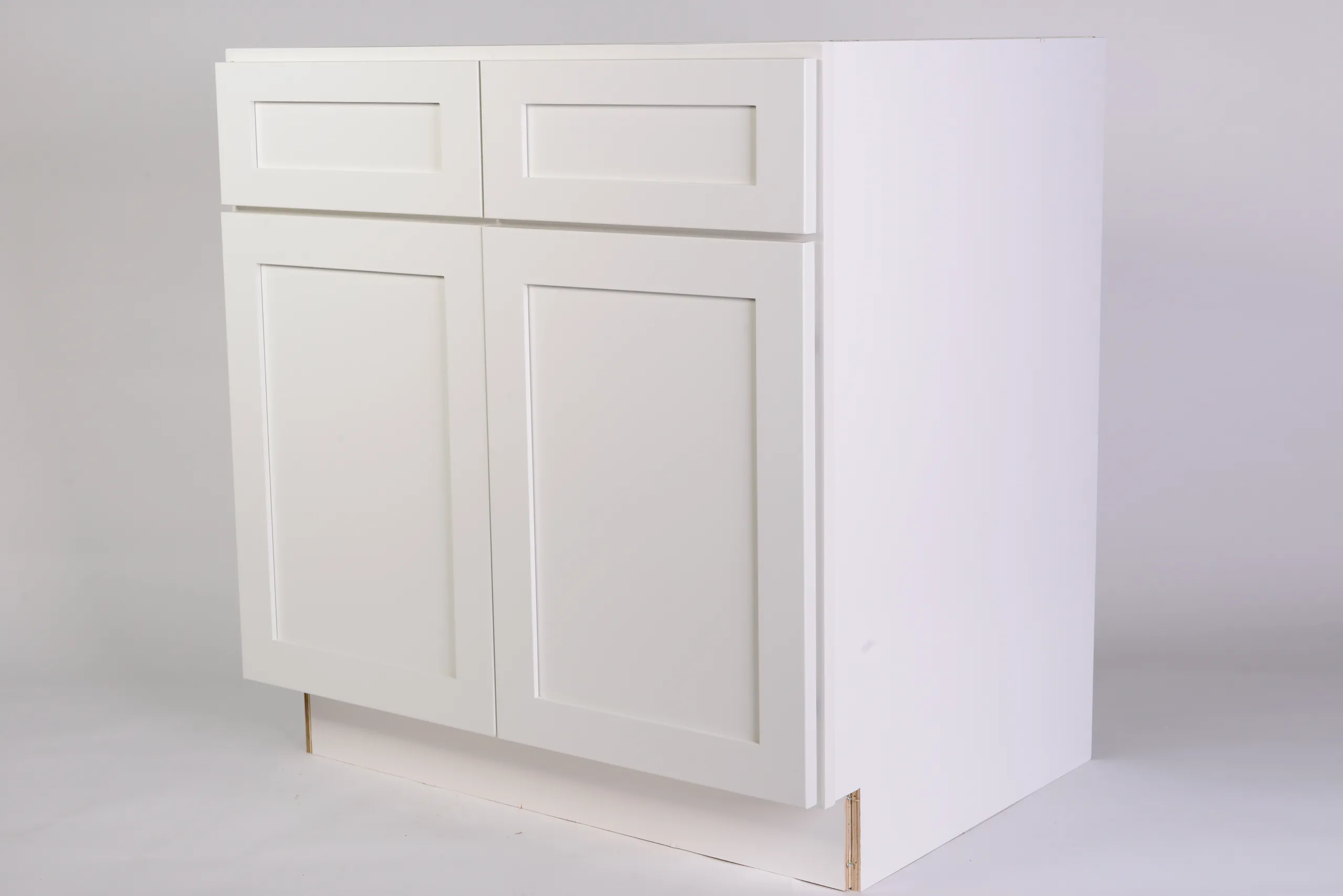Kitchen featuring Cascade Cabinets, photo 11